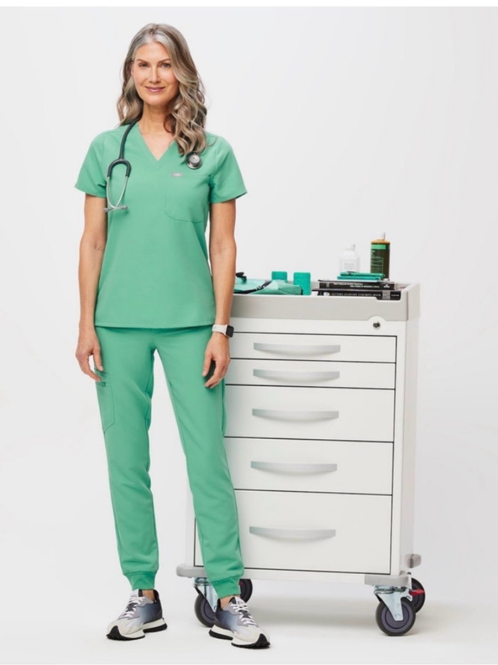 BNWT Figs Surgical Green Catarina Top and Zamora
Joggers Women's Scrubs Set S